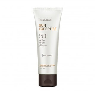 DRY TOUCH PROTECTIVE EMULSION SPF50